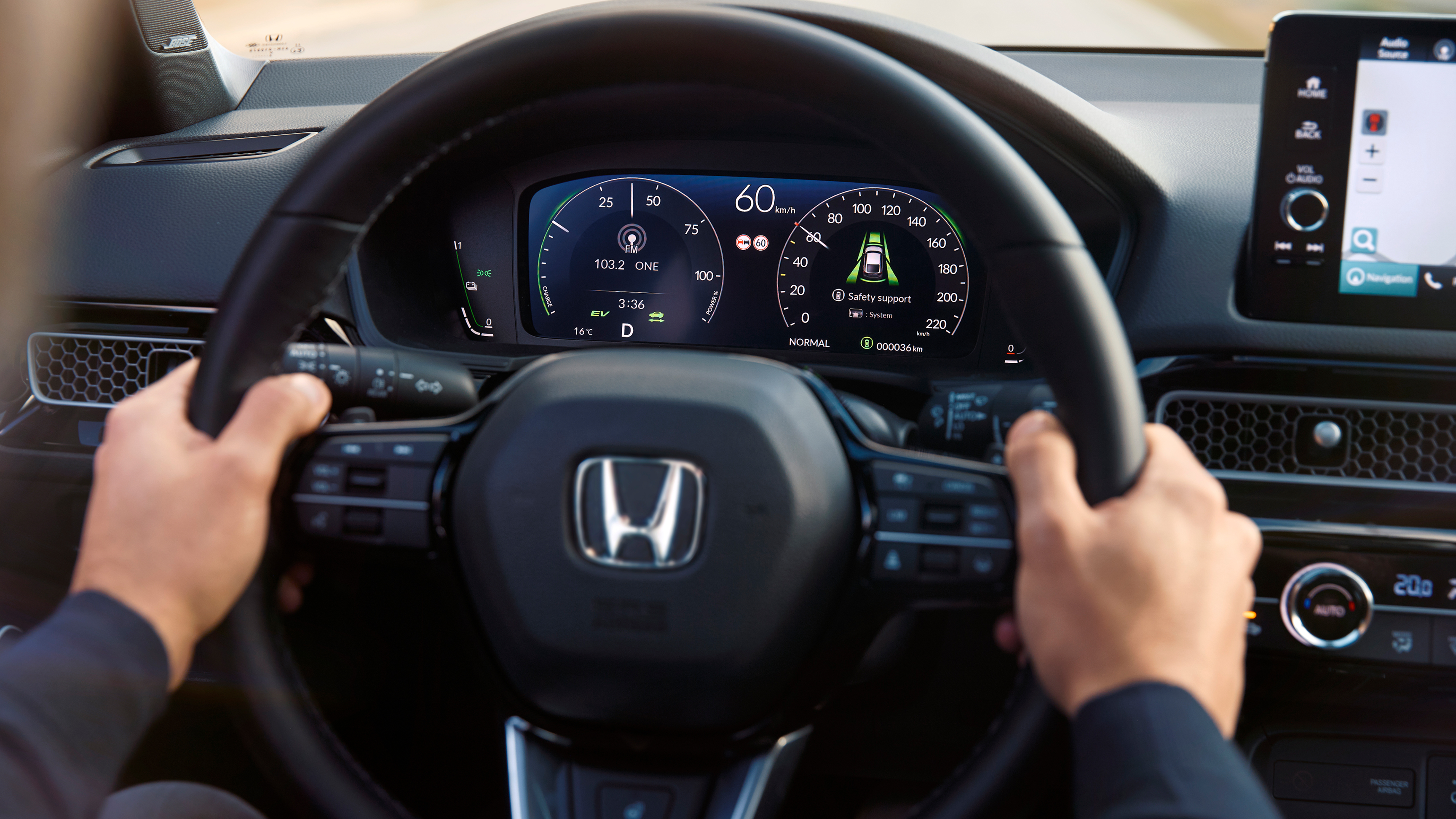 Primer plano del salpicadero del Honda Civic Hybrid.